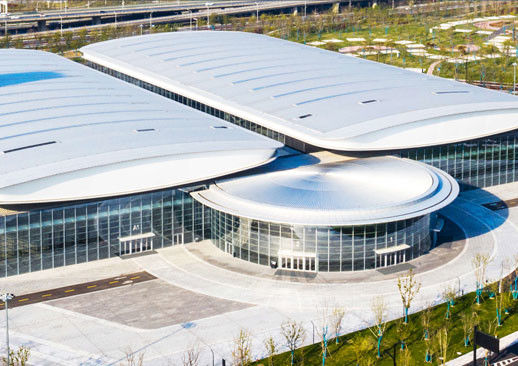 Hình dạng của một gian hàng với hai cánh tổ chức chức và không gian của Nantong Quốc tế Hội nghị và Triển lãm Ce